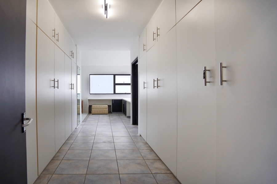 4 Bedroom Property for Sale in Van Riebeeckstrand Western Cape